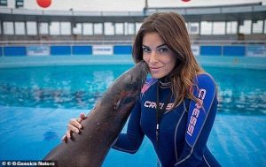 Gessica Notaro la delfinariul din Rimini