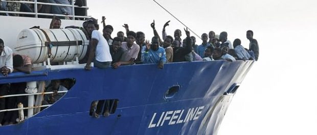 Nava cu imigranti LifeLine interzisa in porturile italiene Nava cu imigranti LifeLine interzisa in porturile italieneNava cu imigranti LifeLine interzisa in porturile italiene