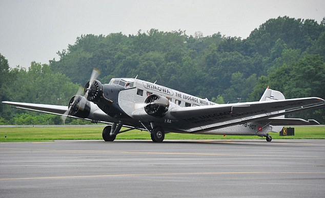 Avioane de tip Ju-52 au fost folosite în cel de-al Dolea Razboi Mondial