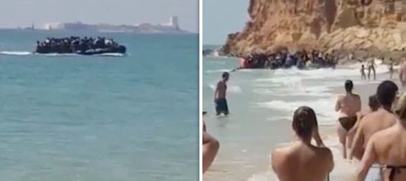 Un grup de imigranti africani debarca pe o plaja de lux din Spania Un grup de imigranti africani debarca pe o plaja de lux din Spania