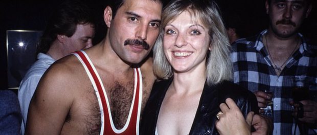 Freddy Mercury împreună cu fosta sa logodnică May Austin Freddy Mercury împreună cu fosta sa logodnică May Austin