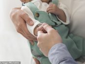 O fată de doar 12 ani născut un copil, tatăl fiind fratel ei vitreg de 14 ani