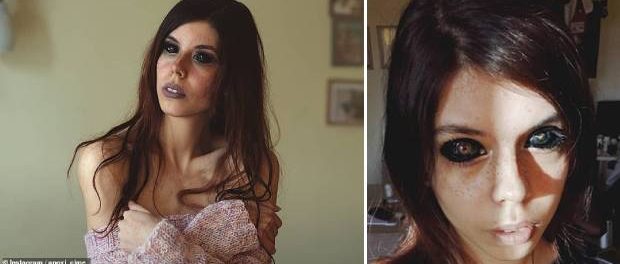 A rămas OARBĂ după ce și-a tatuat globii oculari în negru