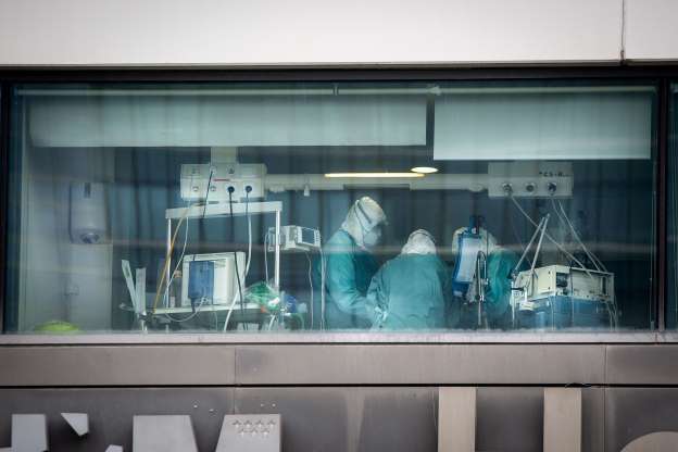 În Spania medicii trebuie să aleagă cine moare în lupta împotriva CORONAVIRUSULUI