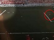 Momentul cumplit când un fotbalist de 16 ani este lovit de fulger