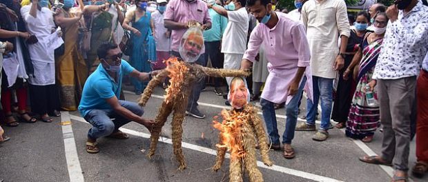 Revoltă în masă după un viol în grup soldat cu moartea unei tinere de 19 ani